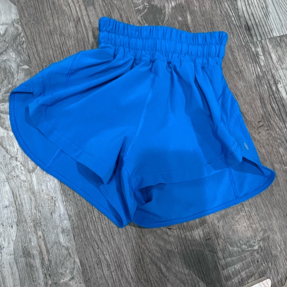 Lululemon Poolside Hotty Hot 4” Size 0